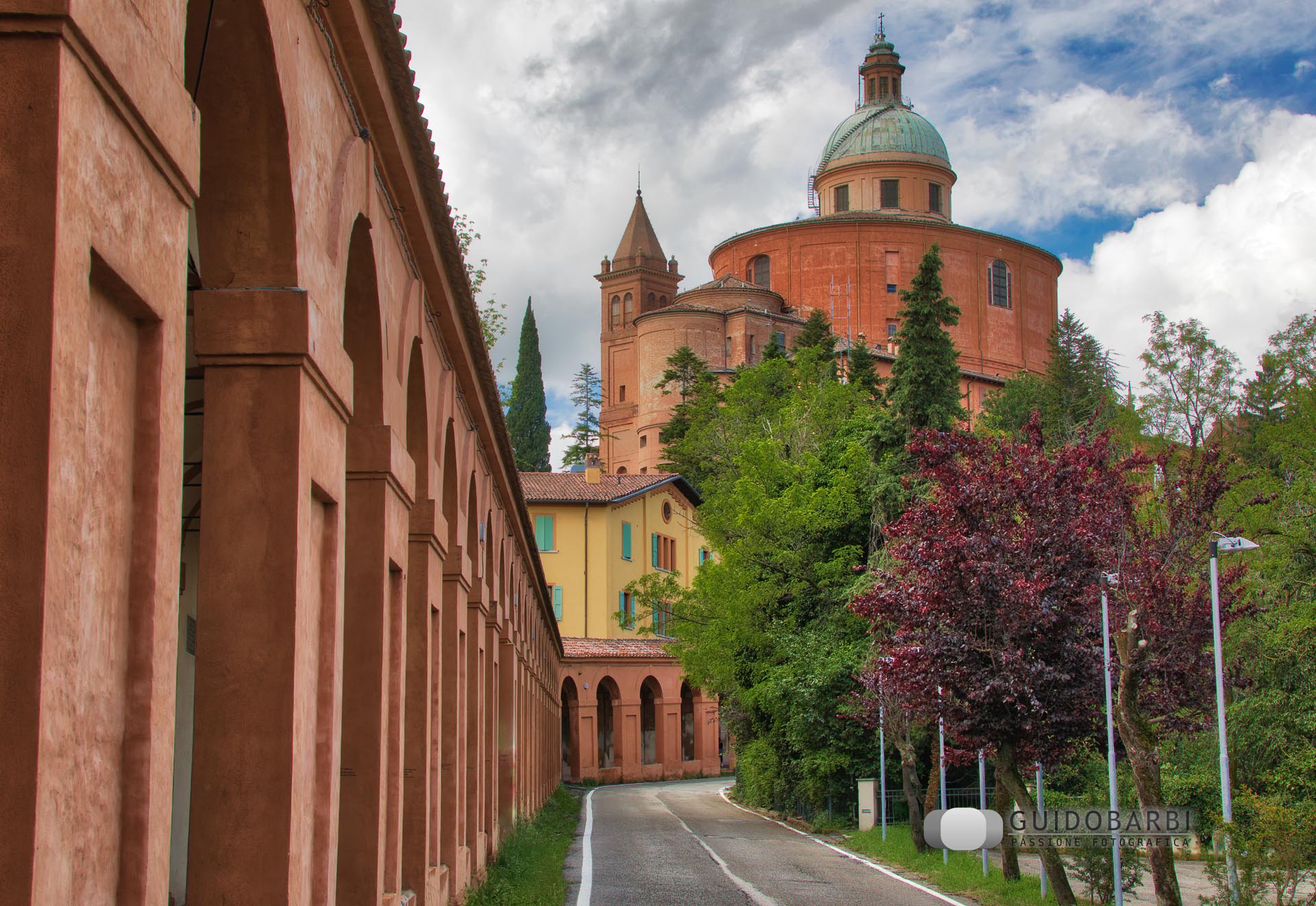 San Luca Code Il Santuario di San Luca veglia sui bolognesi dal Colle della Guardia ...